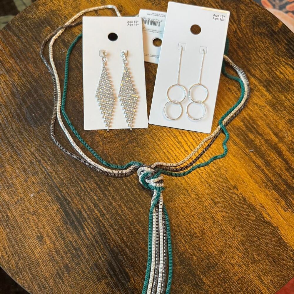 GAP NWT Silver Tone Jewelry Bundle Dangle Earrings  24” Rope Necklace Set